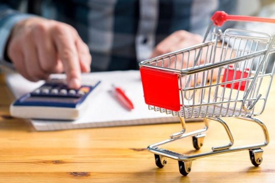 «Ράλι τιμών» στα τρόφιμα τον Μάρτιο